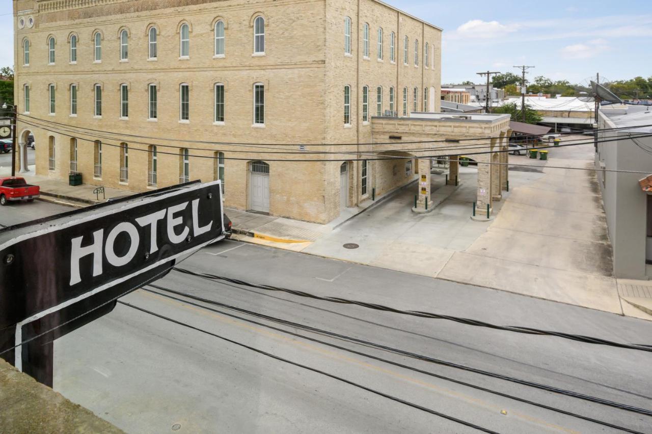 The Alcalde Hotel By Oyo Gonzales Exteriör bild